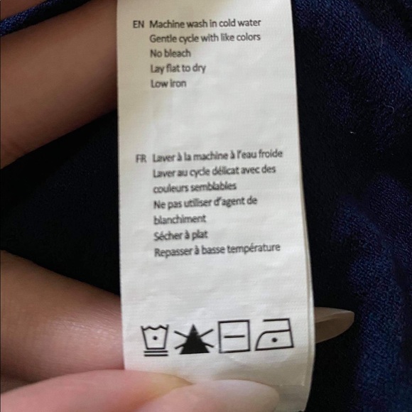 SWS Essentials cropped blouse - Picture 3 of 3